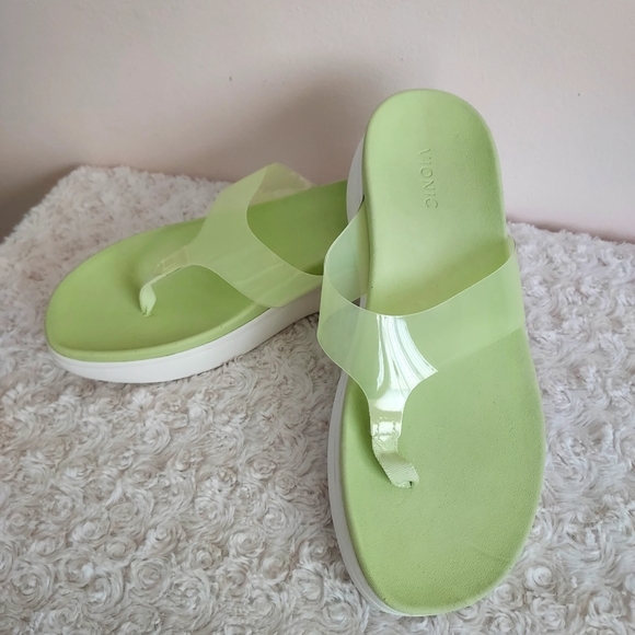 Vionic Shoes - New Vionic Luminous lime green thong sandal - size 9